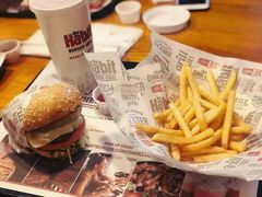 -The Habit Burger Grill 哈比特汉堡(复兴soho店)