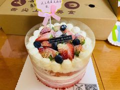红丝绒创意草莓蛋糕-鹿屿蛋糕(湖心店)