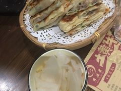 -乡土黄·鲜牛肉火锅·小龙虾(兴业街店)
