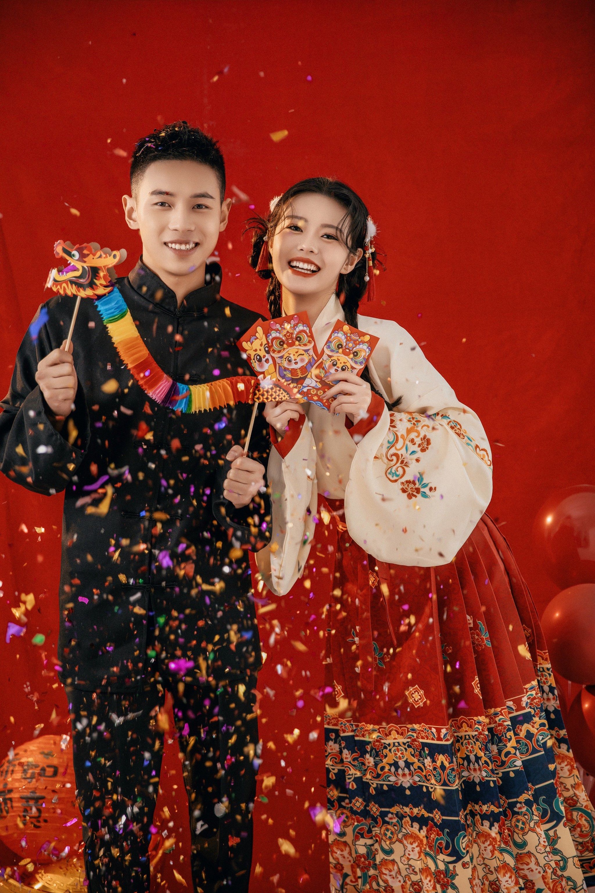 新年就要拍红红火火的情侣写真![加油][加油][加油]