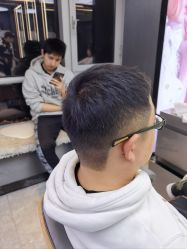 -藤野造型烫发染发