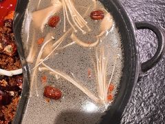 -鹿鸣山草本茶香火锅(园西路店)