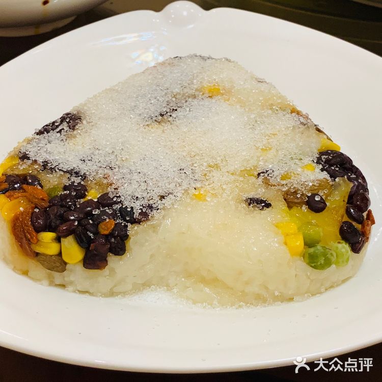 猪耳朵，牛头肉，凉粉，都不错，西湖牛肉羹，肚丝汤