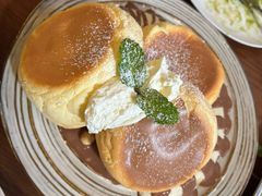 榛果巧克力奶油芝士舒芙蕾松饼-UPPER KITCHEN(延安路店)