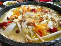 -南渝食府.墨脱石锅松茸鸡