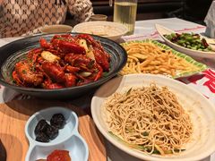 -肥肥虾庄·金牌油焖大虾(杨园滨江时代walk店)