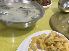 -雪湖煜辰鱼头老店(雪野湖店)