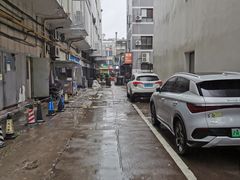 -沃尔玛上海田林店-地面停车场