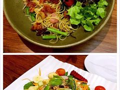 -Chom Cafe and Restaurant