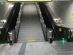 -红土地(地铁站)