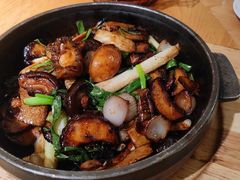 石锅姜葱焖鲍鱼-周三的情书花园餐厅(江北店)