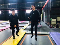-嘿哟动霸CHUA·新潮玩运动娱乐中心·蹦床滑冰团建乐园