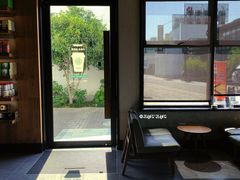 阳光下的沙发位-星巴克(杭州塘栖古镇店)