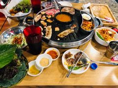 烤肉-江南猪肉商会无限续吃(弘大店)