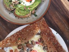 牛油果煮蛋吐司-RAC BAR(安福路店)