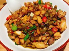酱椒炒鸡-胡子大厨·超级小炒肉(晶耀前滩店)