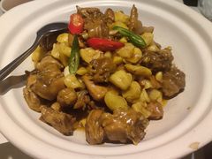 罗田板栗烧鸡-楚山晓·湖北菜(武汉光谷K11店)