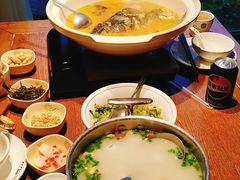 -湘力力小院·鱼汤泡饭(枫林路店)