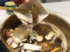 -阿鹏故事野生菌火锅(古城店)