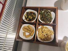 -老房老舍重庆火锅(假日城市店)