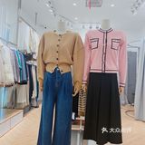 上衣基本在300左右就能拿下，全是百搭基本款