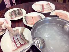 脆皖鱼腩-正能量脆肉鲩火锅
