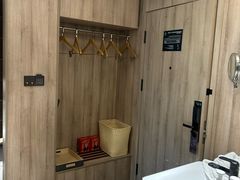 -西安大雁塔科技大学地铁站亚朵酒店