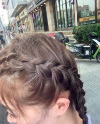 -BULB STUDIO 巴柏明星发型工作室