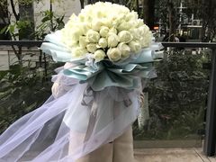 -花间阁鲜花气球连锁(两路口上清寺急市救中心店)