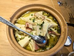 -头上红煨盐鸡乡村食府