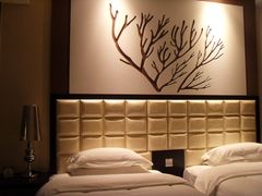 -昆明朗威酒店(昆明站火车站双桥夜市风情街店)