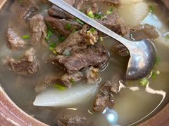 牛腩萝卜汤-堤角王师傅牛骨头