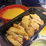 非常新加坡的海南鸡饭