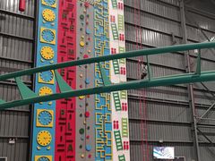 -极限PLAY运动娱乐新世界·团建派对潮玩休闲馆·室内蹦极高空游乐园