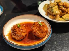 咸蛋黄狮子头-梅飞酒家(桑园路店)