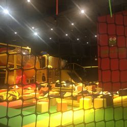 -蹦蹦跳跳(新奥购物中心店)