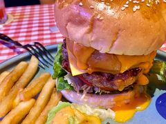 芝士火山熔岩牛肉汉堡-鲨鱼美式餐厅酒吧Sharky