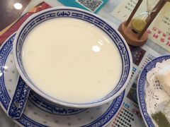 招牌姜撞奶任意配-广信牛奶甜品世家(台东店)