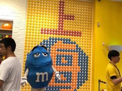 -m豆巧克力世界(上海世茂广场店)
