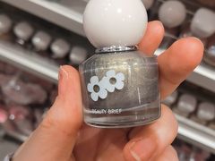 -名创优品(北京新中关购物中心地铁层店)