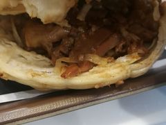 肉夹馍-魏家凉皮(中贸广场店)