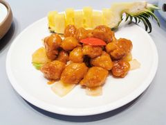菠萝咕噜肉-一澜江宴·江景地标楚菜(江滩公园店)