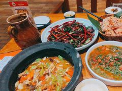 -老滇山寨•云南特色菜•地方菜•民族风情歌舞表演(金碧店)