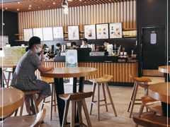 大堂-星巴克臻选(舟山凯虹广场店)