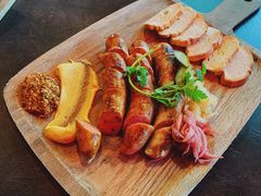 自制招牌香肠拼盘-Boxing Cat Brewery拳击猫精酿啤酒馆(永福店)