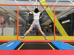 -爱蹦iBOON蹦床运动馆(江汉店)
