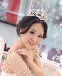 -红馆妆造(中央大街店)