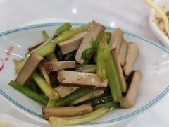 芹菜拌鸡蛋干-老盛兴汤包馆(大华二路店)