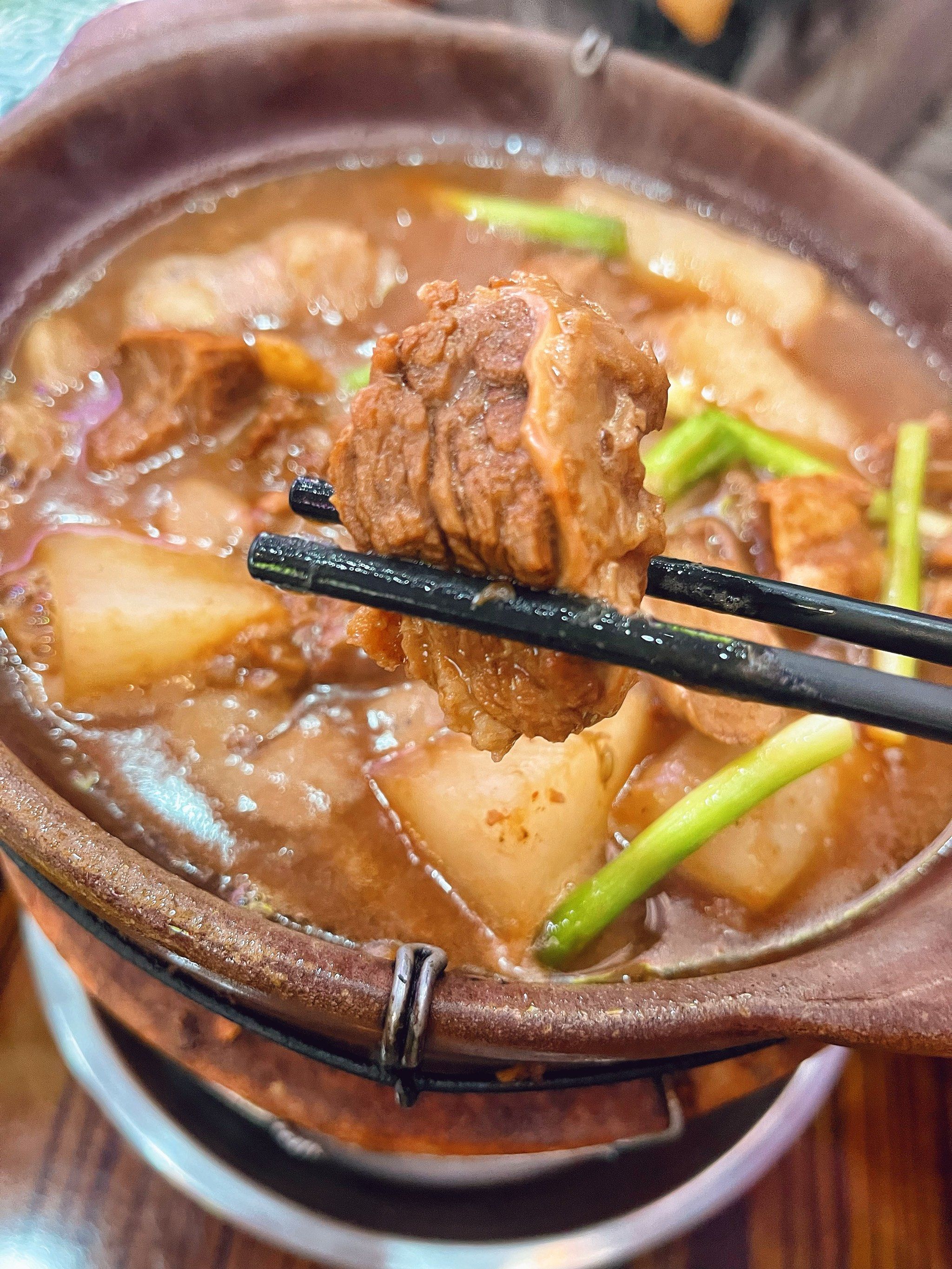 家人们谁懂啊!这家牛腩锅好吃到扶墙出!