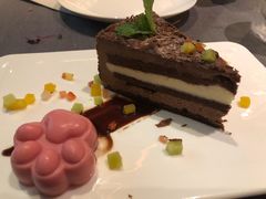 经典红丝绒芝士-YUE·6·西式融合餐厅(外滩六号店)